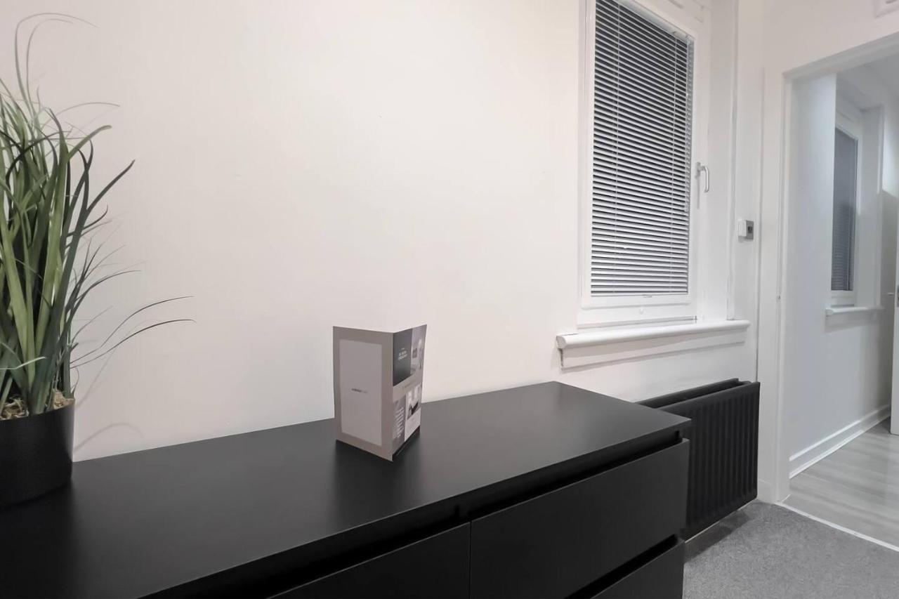 Stunning Luxury Apartment Near Motherwell Wishaw  Exterior foto